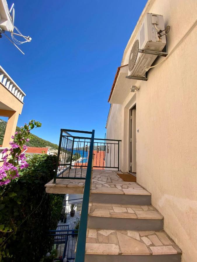 Apartmani Ines Marina Exteriör bild