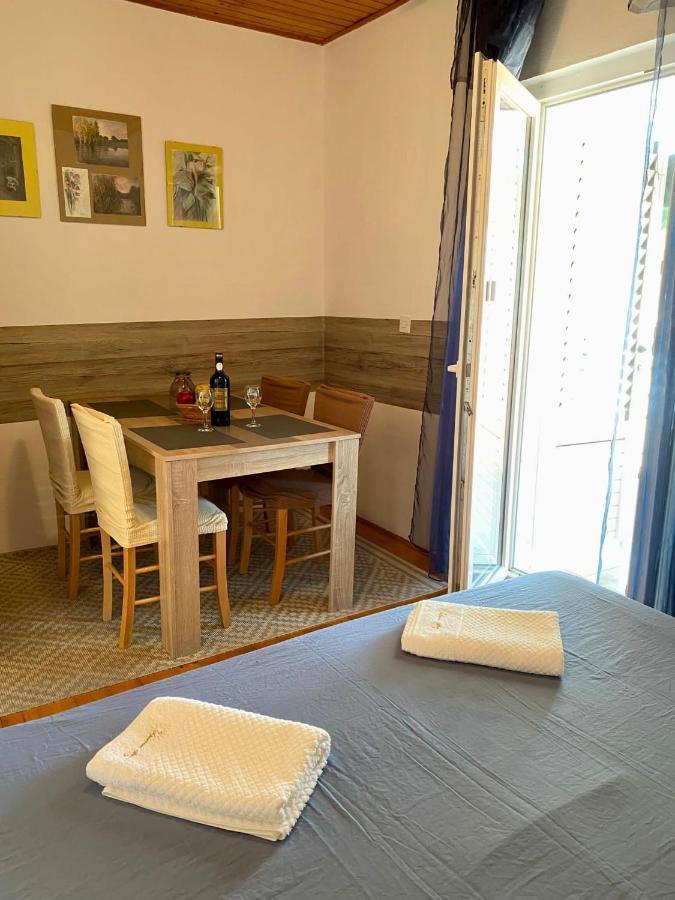 Apartmani Ines Marina Exteriör bild