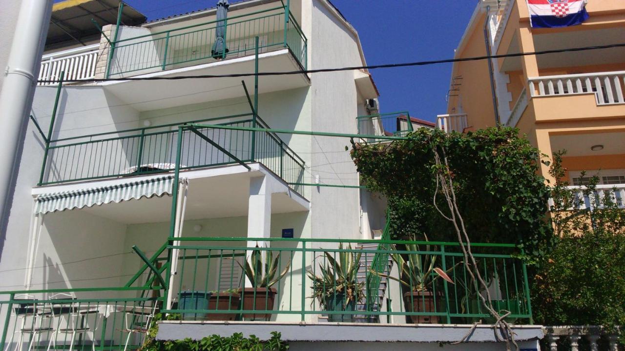 Apartmani Ines Marina Rum bild