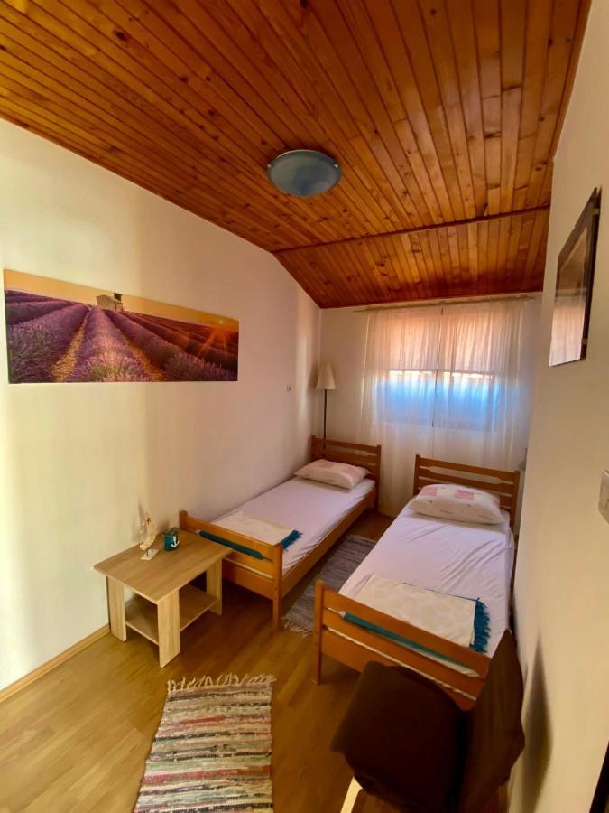 Apartmani Ines Marina Exteriör bild