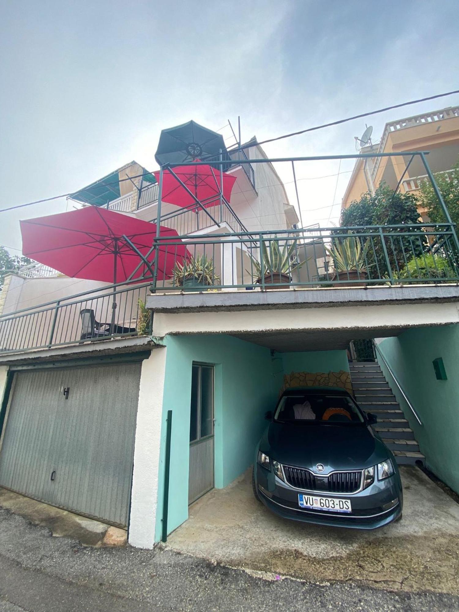 Apartmani Ines Marina Exteriör bild