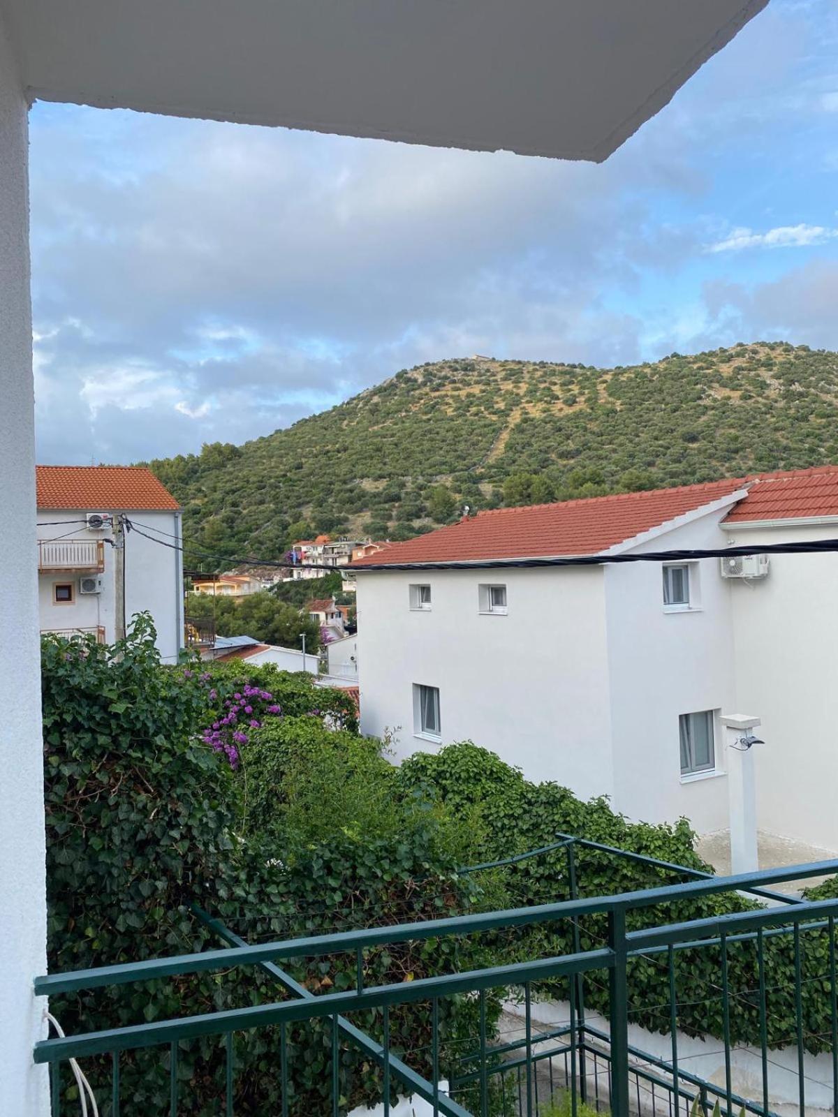 Apartmani Ines Marina Exteriör bild