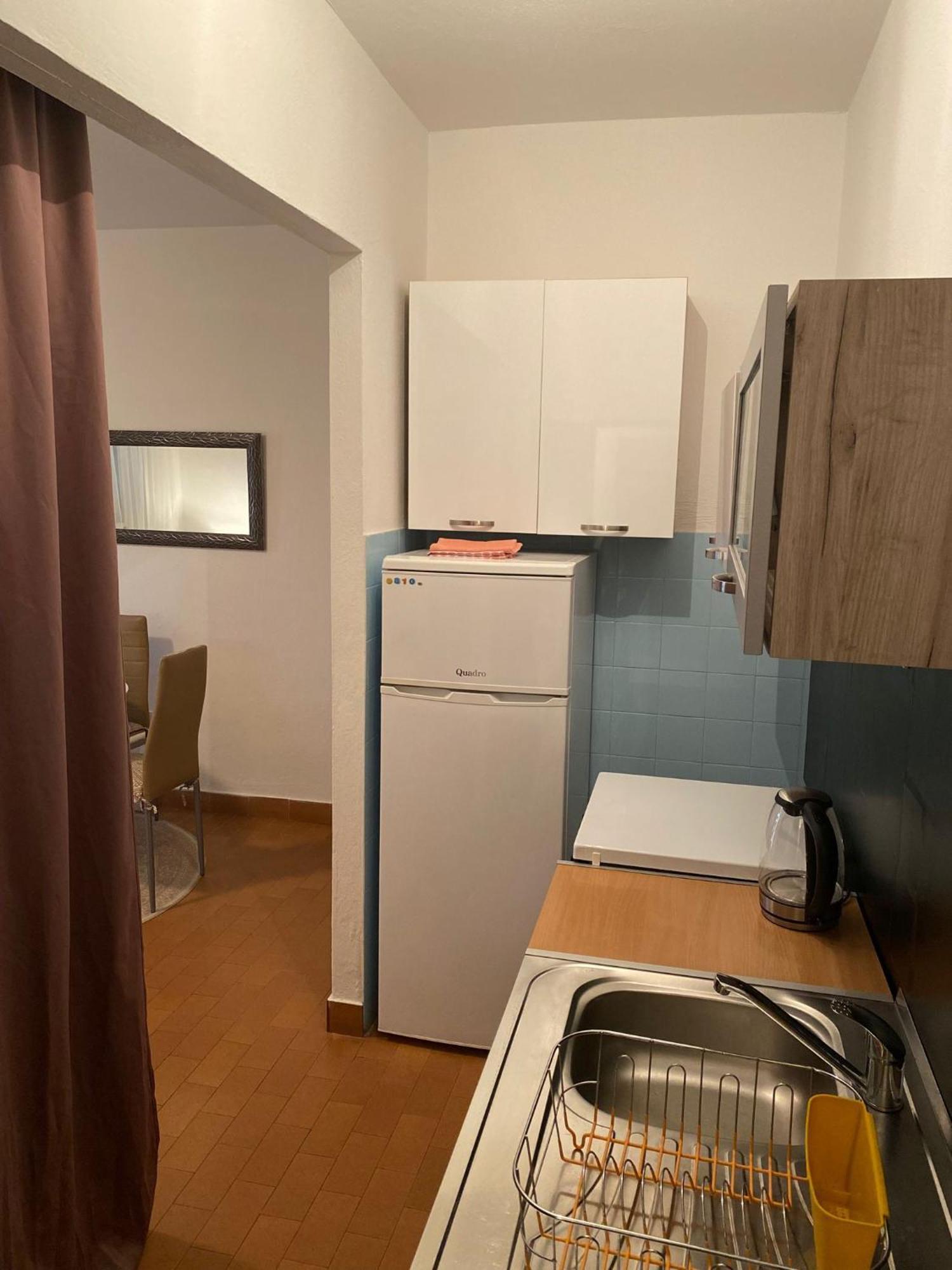Apartmani Ines Marina Exteriör bild