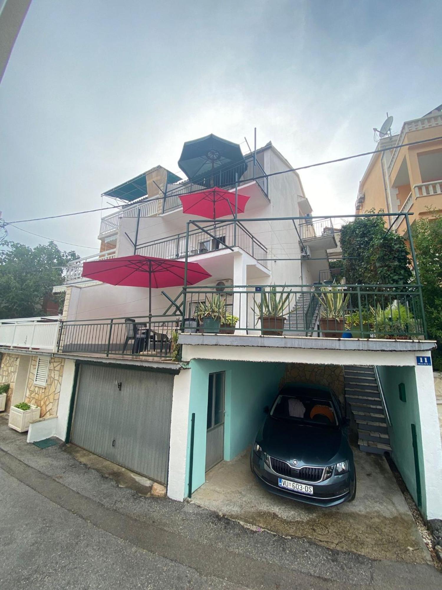 Apartmani Ines Marina Exteriör bild